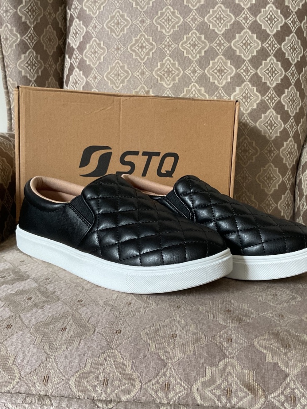 STQ Memory Foam Slip On Qulited Comfort Sneakers